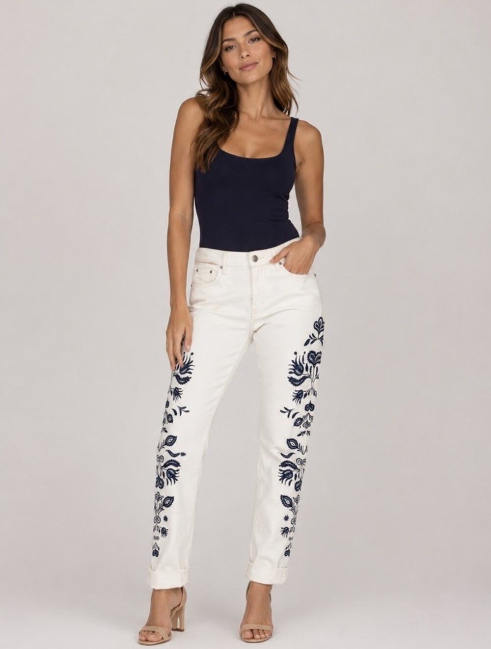 Boden Girlfriend White Denim Blue Floral Embroidered Sz Petite 4 Read